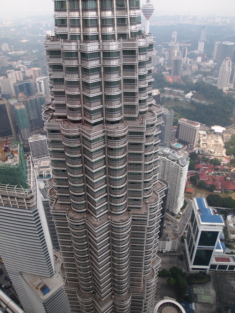 caiguda_petronas